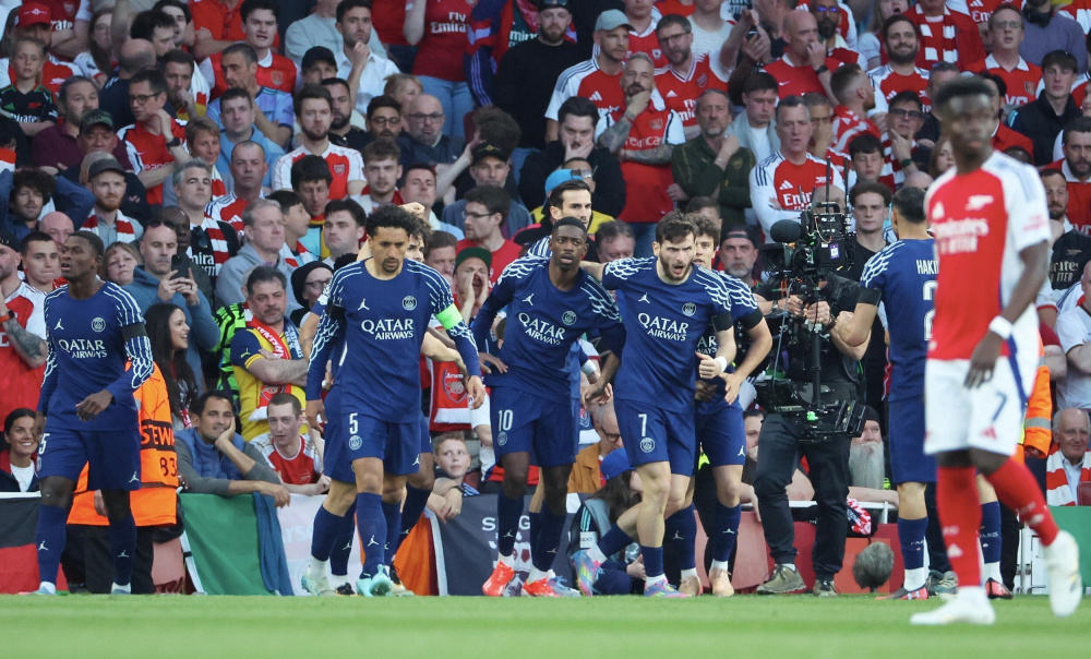 球星连续三次强硬打成