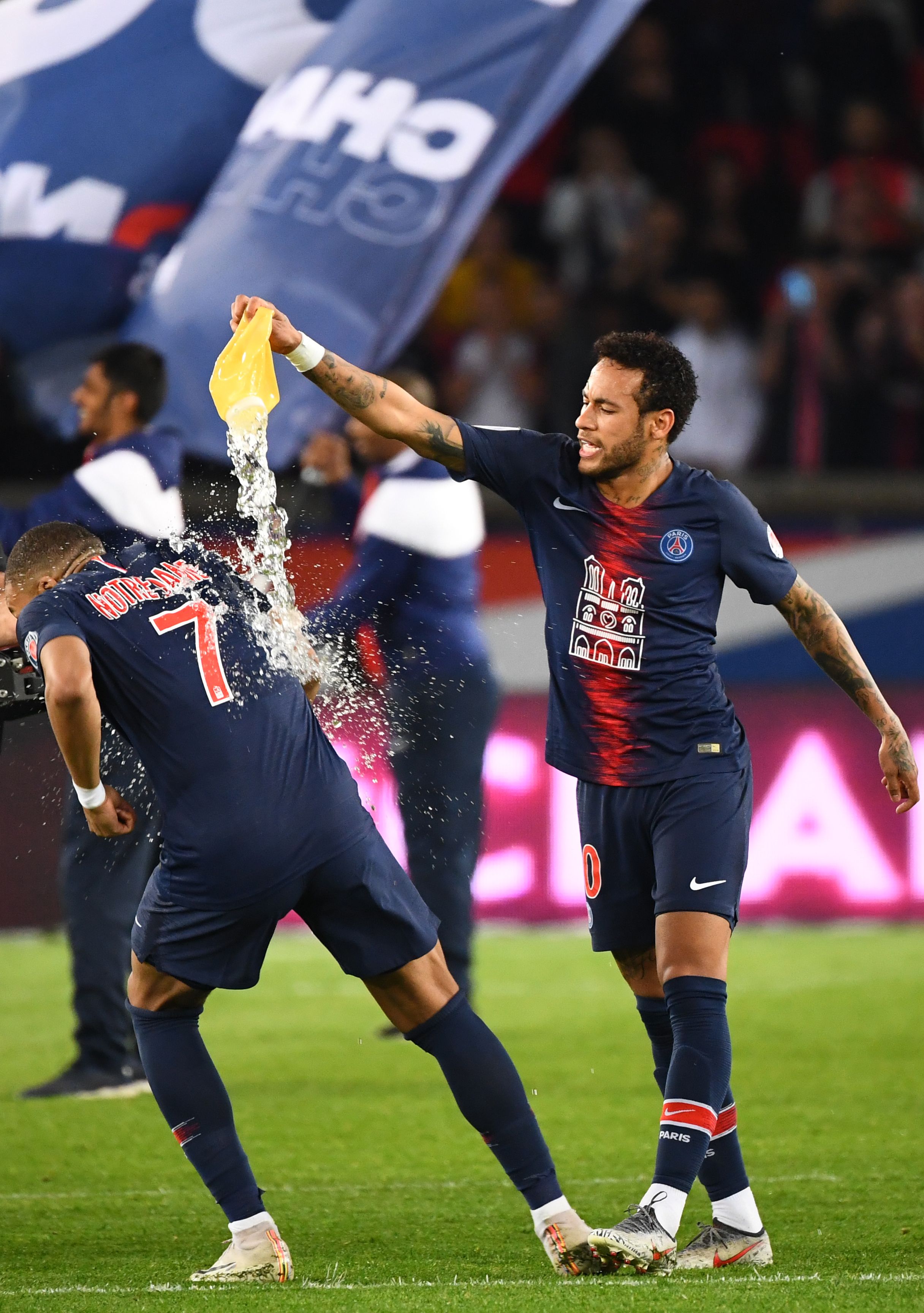 托纳利：我们把握机会不够好，然后每过一分钟比赛就会更沉重