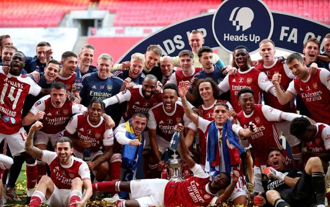 湖人浓眉哥篮下统治力助球队连胜