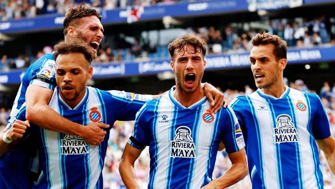 鲍威尔爆发，高诗岩关键三分制胜，山东男篮险胜北京