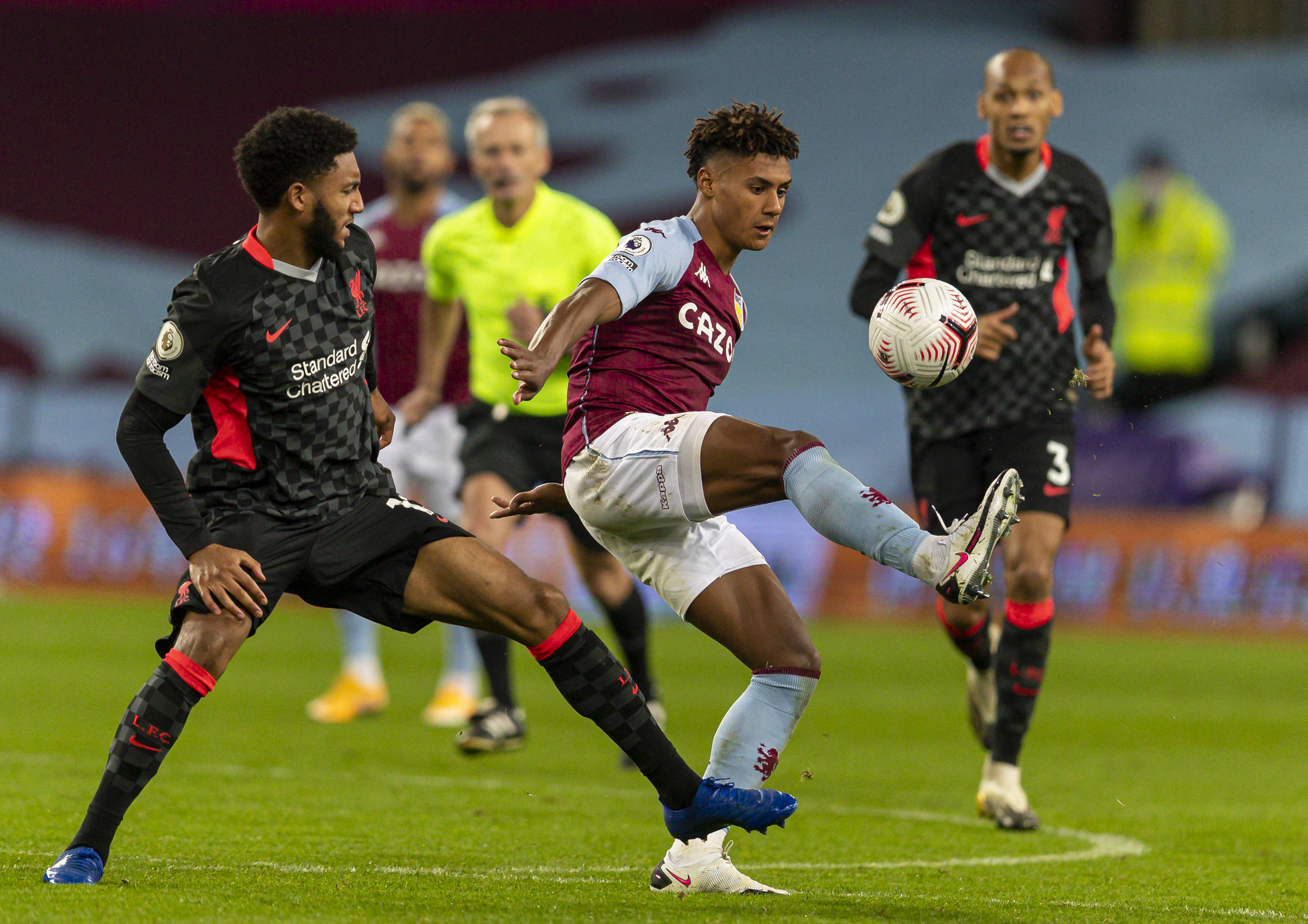 帕尔马官方：铃木彩艳成功接受手指骨折手术；据悉伤缺3个月