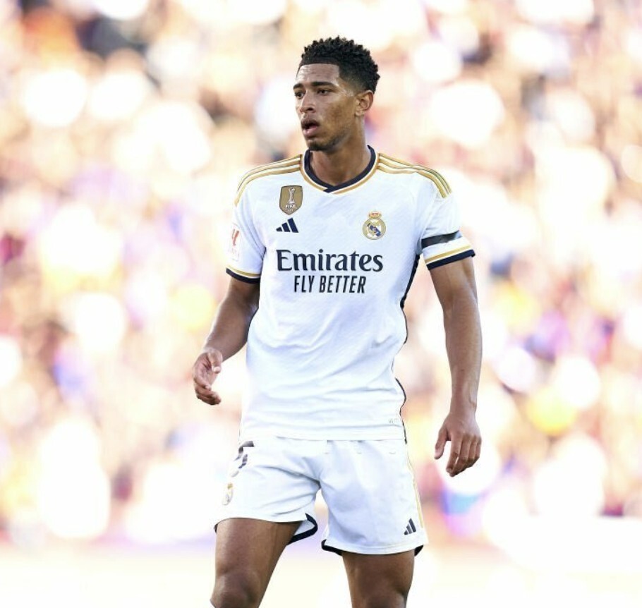 里贝里社交媒体分享与齐达内合照