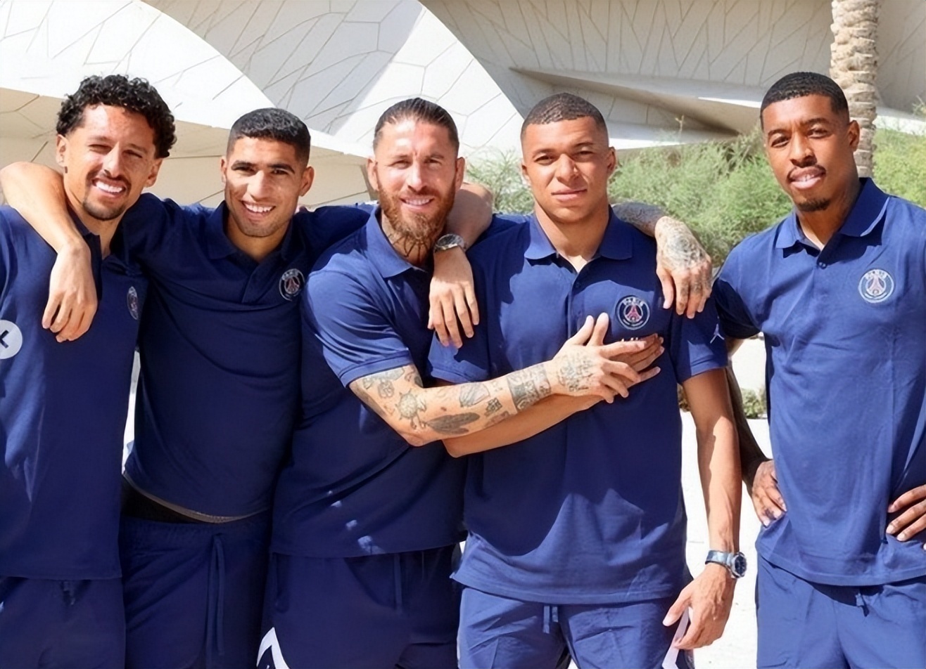 最快百球先生！哈兰德领取英超100球纪念球