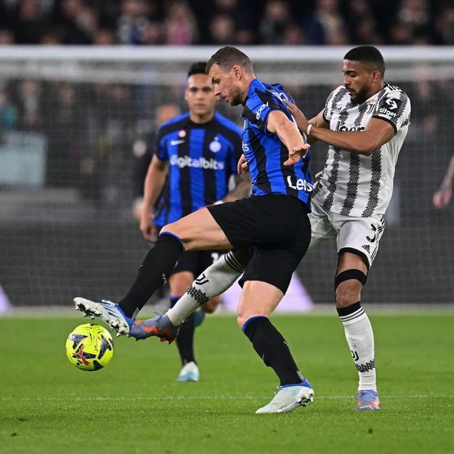 湖人浓眉哥篮下统治球队获胜